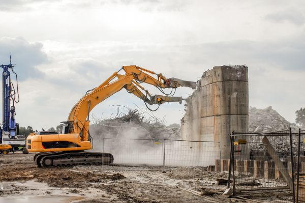 Silo Demolition in Thousand Oaks