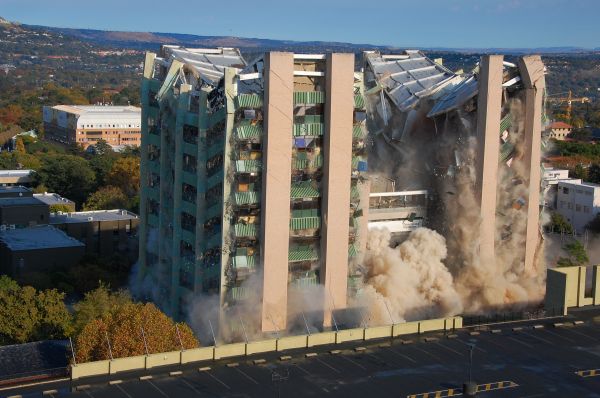 Building Removal in Thousand Oaks