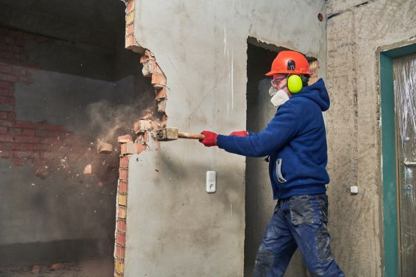 Concrete Wall Demolition in Thousand Oaks