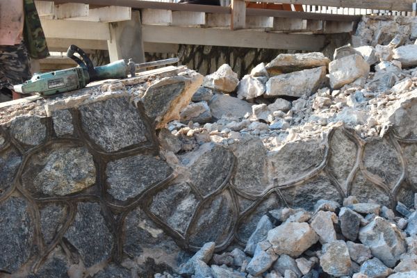 Retaining Wall Demolition in Thousand Oaks